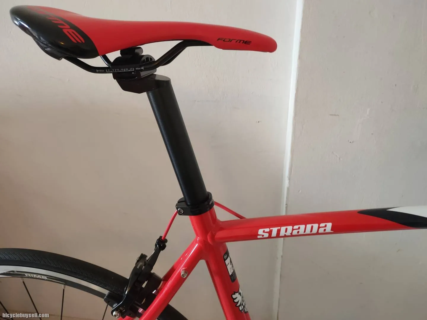 8kg Road Bike Novara Strada 22sp