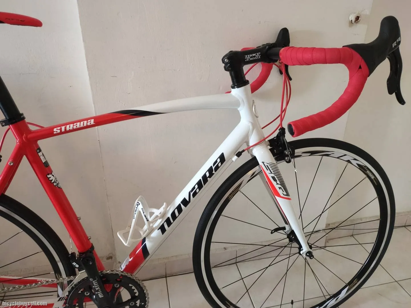 8kg Road Bike Novara Strada 22sp
