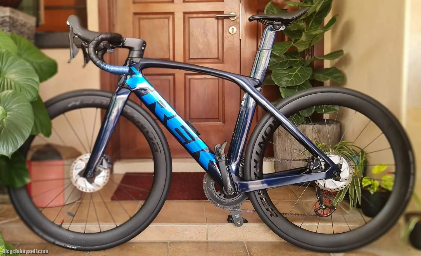 2022 Trek Madone SL7 Disc OCLV 500 Series Carbon.