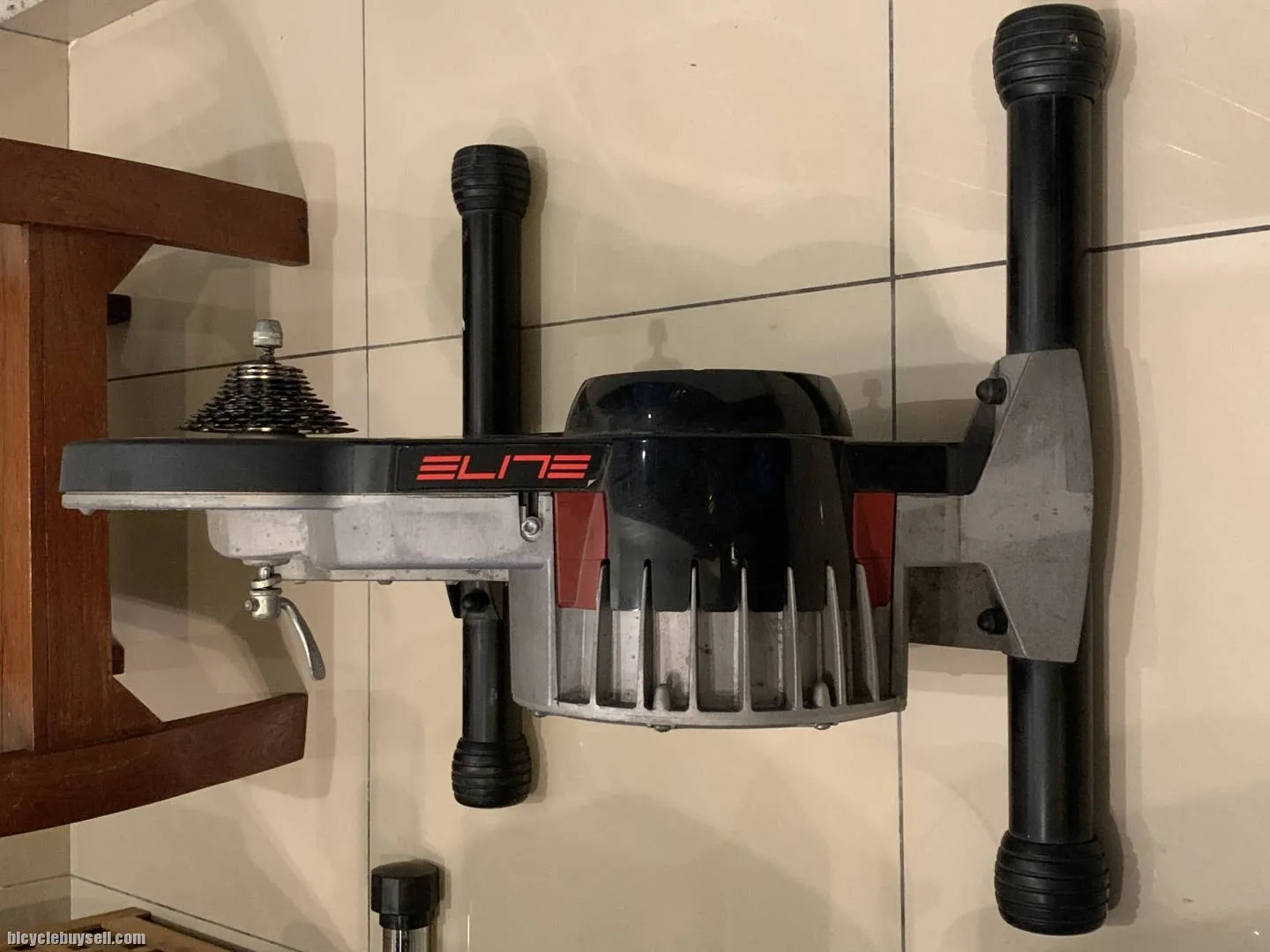 ELITE TURBOMUIN BIKE TRAINER