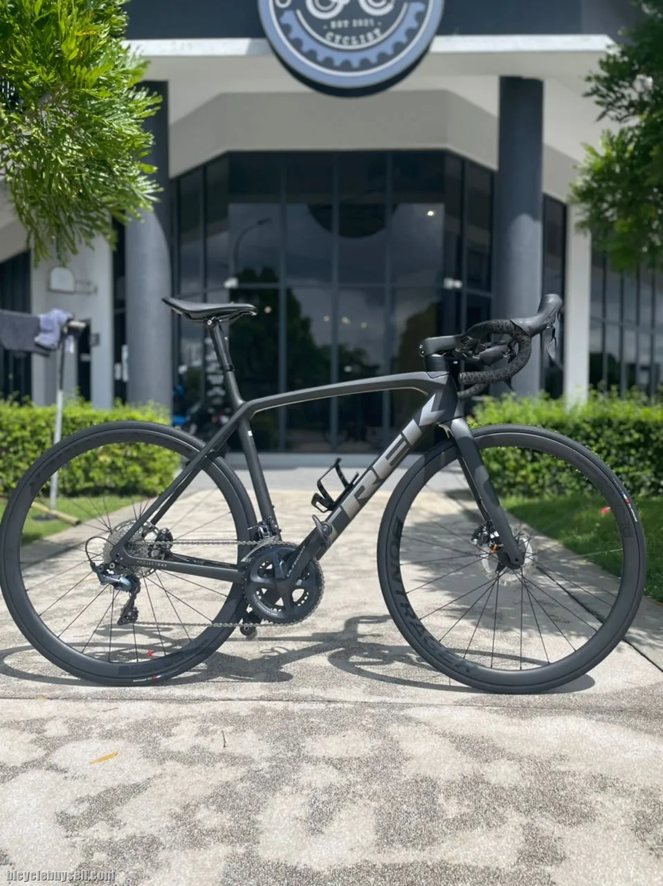 2022 Trek Emonda SLR Disc Project One OCLV 800.