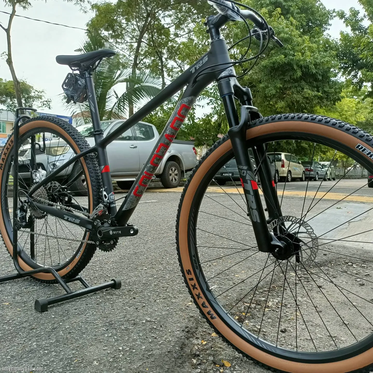 29â€ tra colorado 22sp shimano deore (2x11s) airfork mtb bike