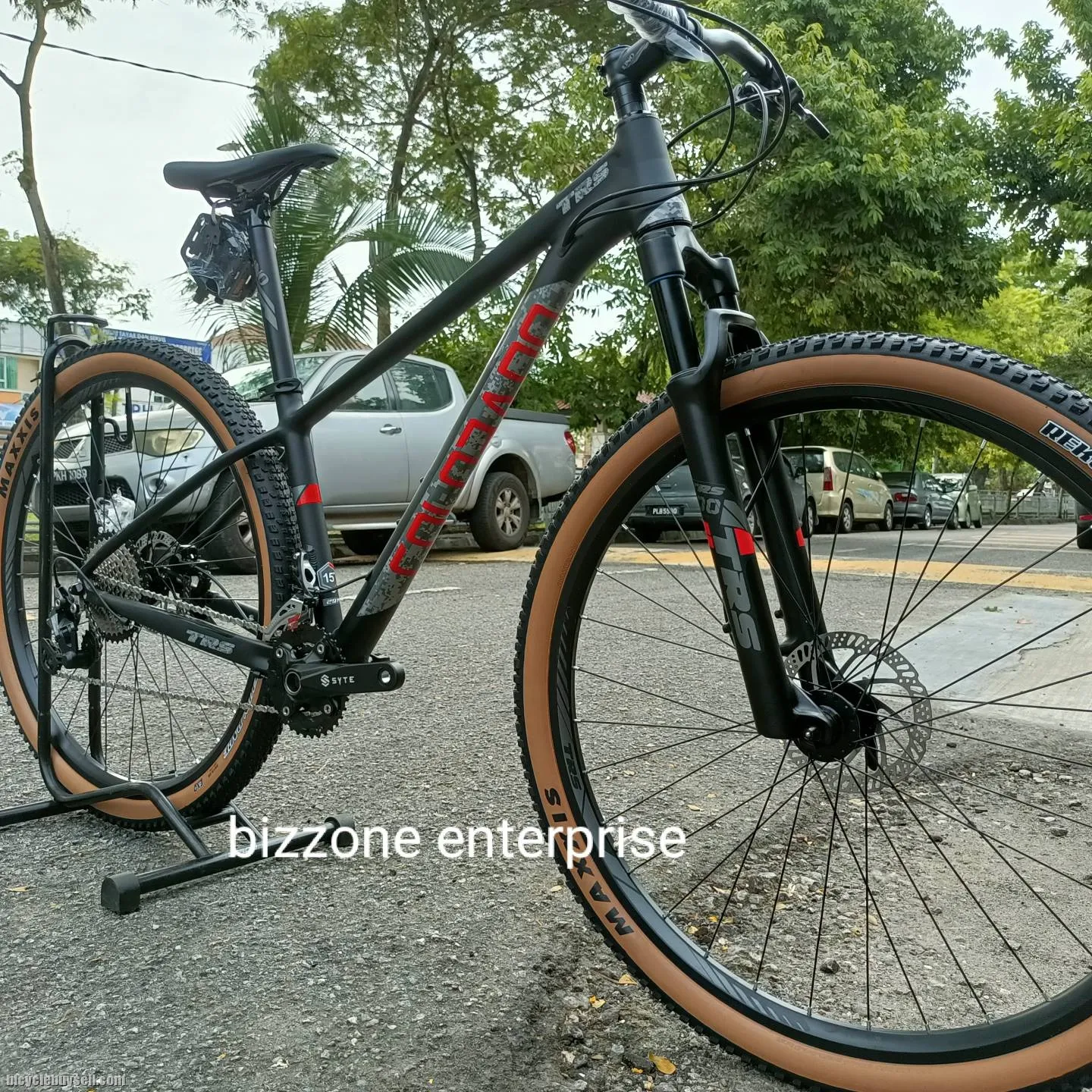 29â€ tra colorado 22sp shimano deore (2x11s) airfork mtb bike