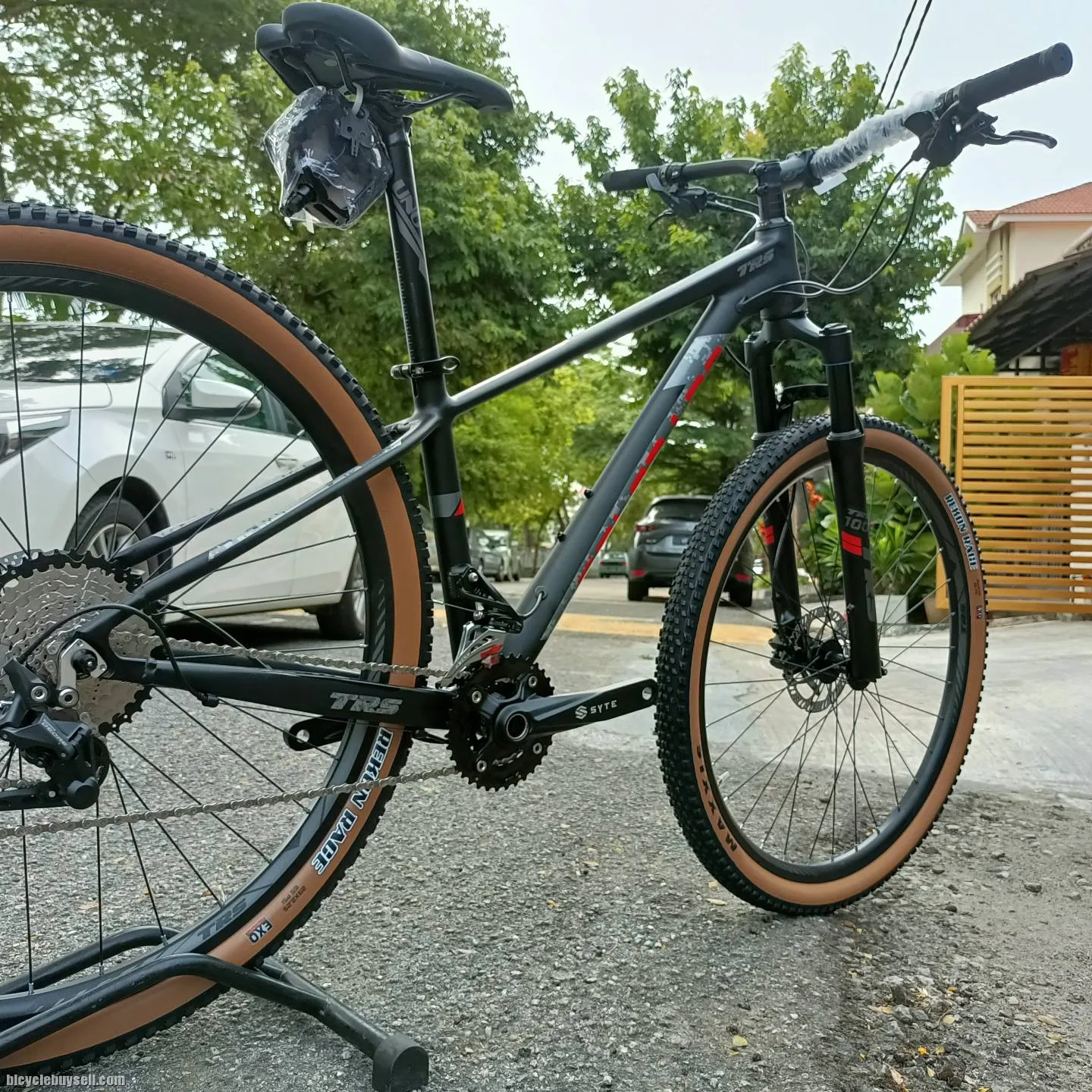 29â€ tra colorado 22sp shimano deore (2x11s) airfork mtb bike