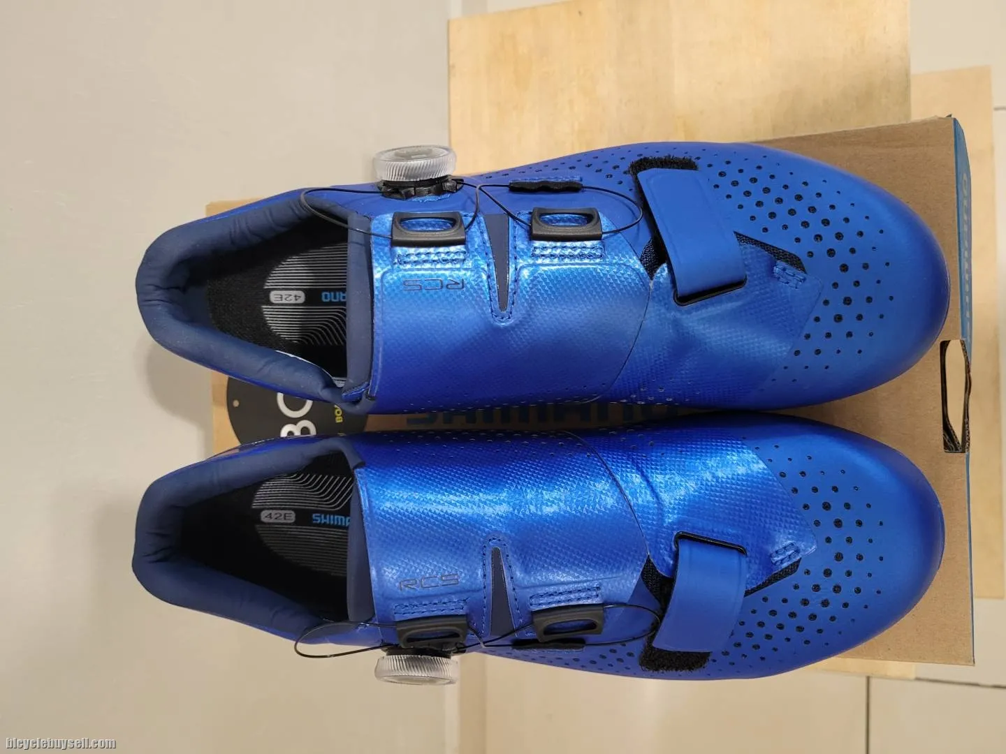 (SOLD) Shimano RC5 Roadbike Shoe 99.9% New