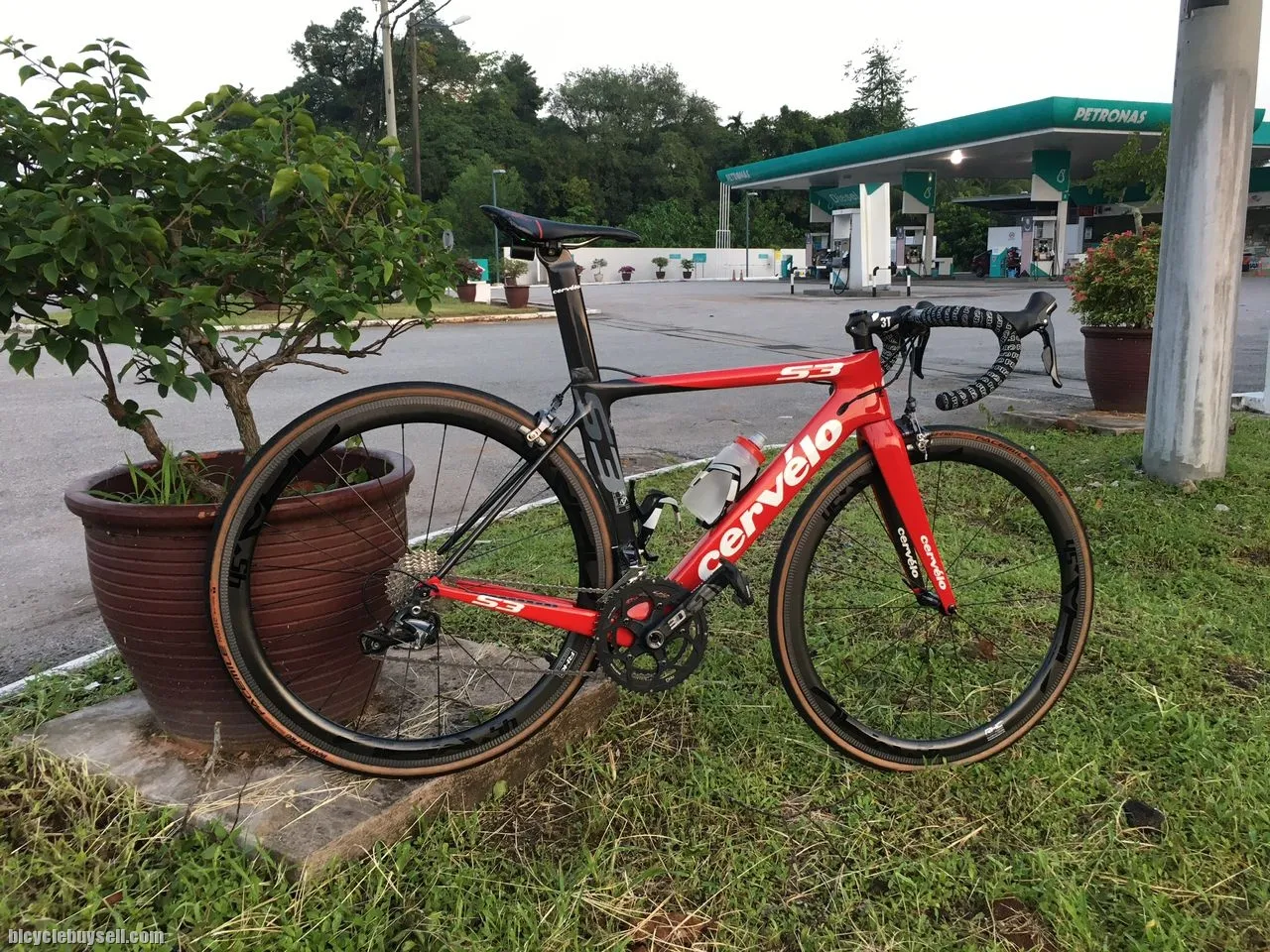 Cervelo s3 complete bike