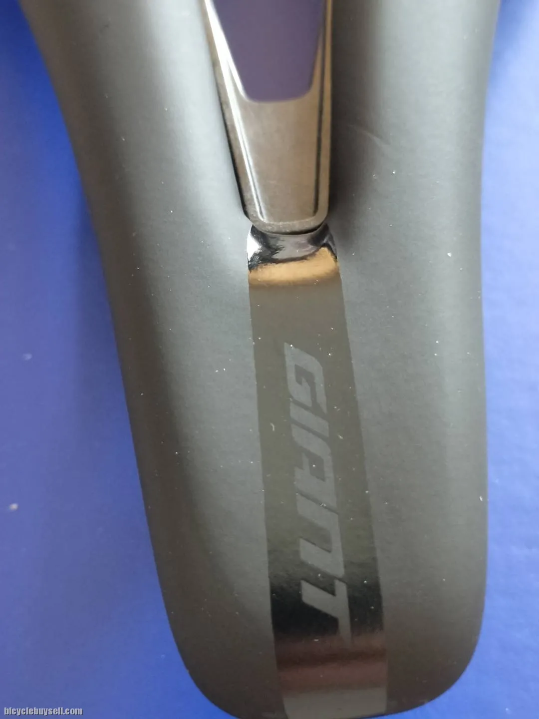 Giant Fleet SL SST Rails Carbon Base Road Bike Saddle Microfiber Black Uniclip