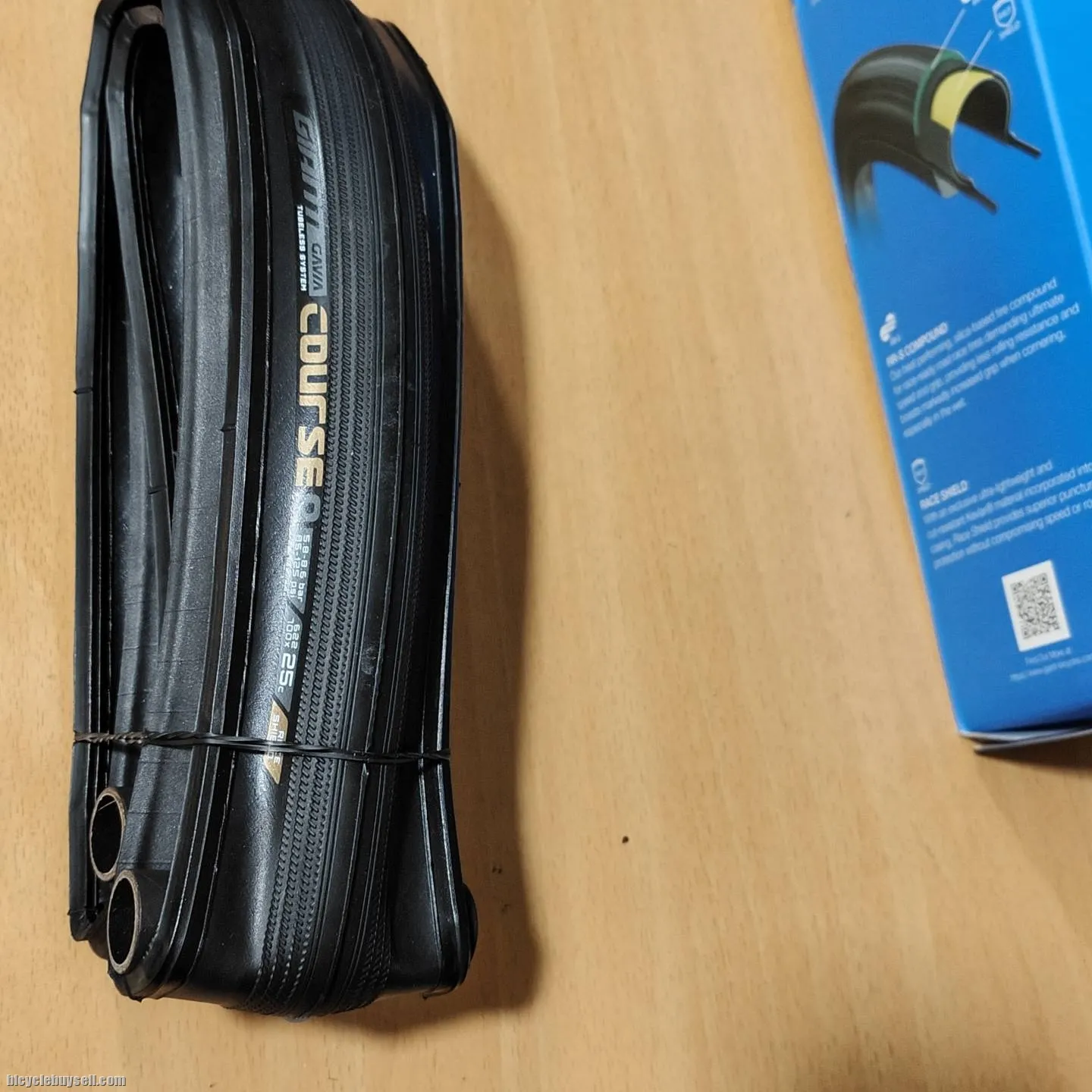 Giant Gavia Course 0 Road Bike Tire 700 x 25C 170 TPI Tubeless System Hookless Rim
