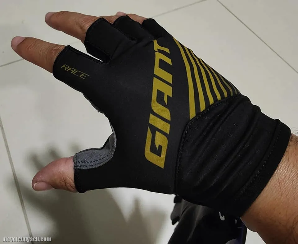 Giant Zwei Series Half Finger Gloves with Finger Pull Tab Gel Padding