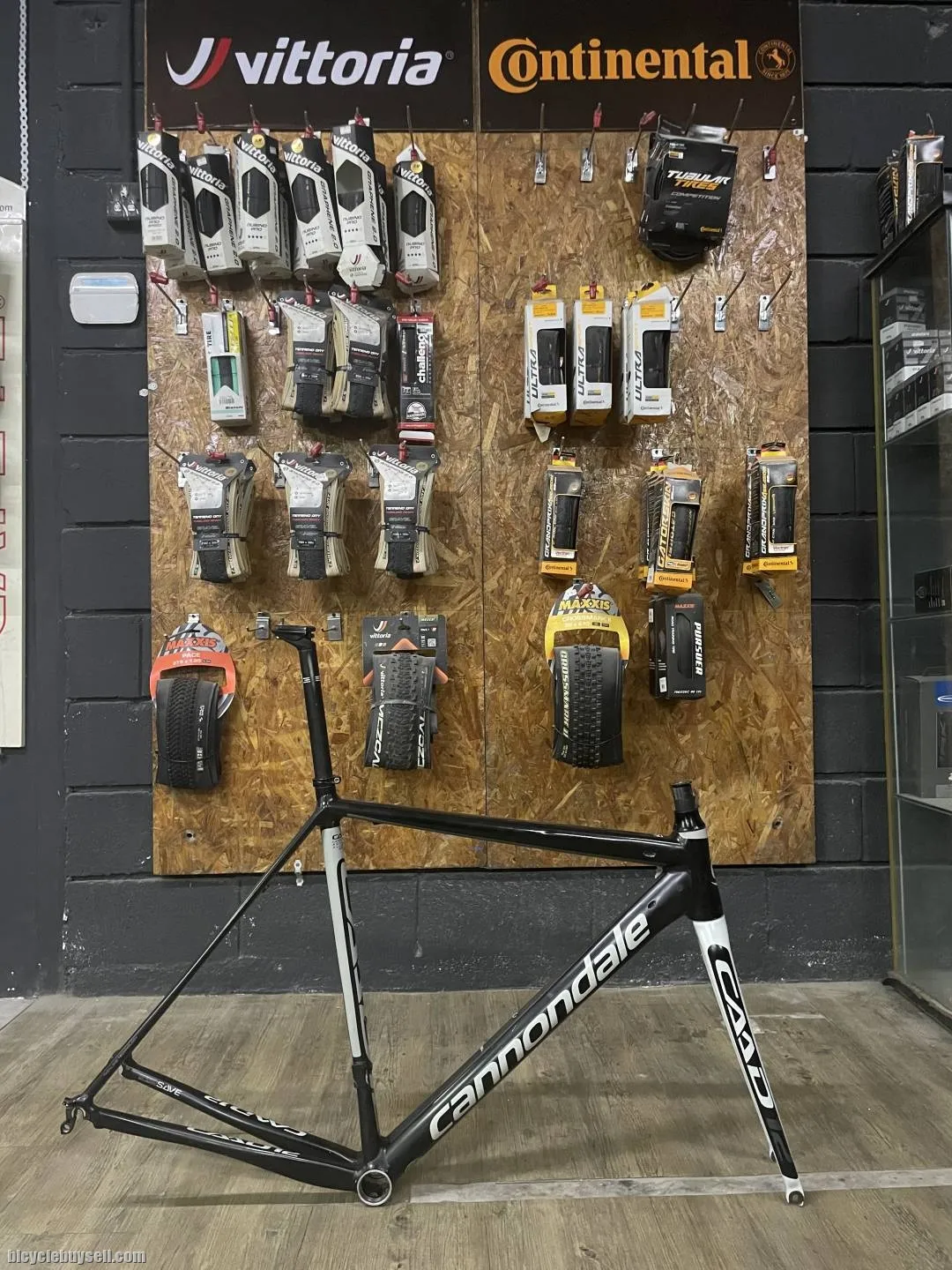 (SOLD) CANNONDALE CAAD12 rim brake frameset