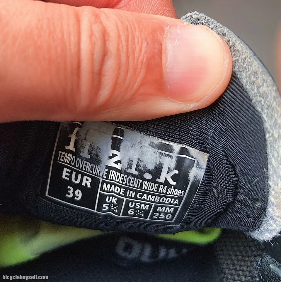 Fizik Tempo Overcurve Iridescent Wide R4