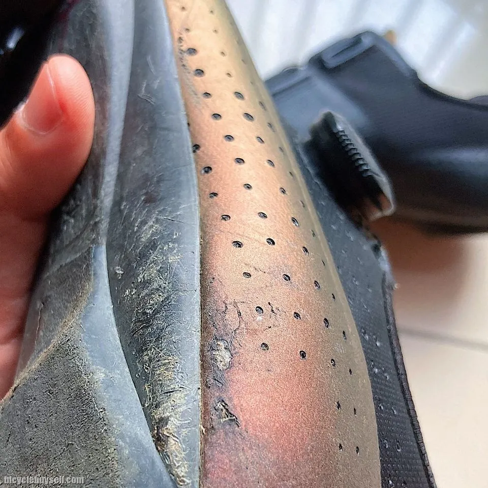Fizik Tempo Overcurve Iridescent Wide R4
