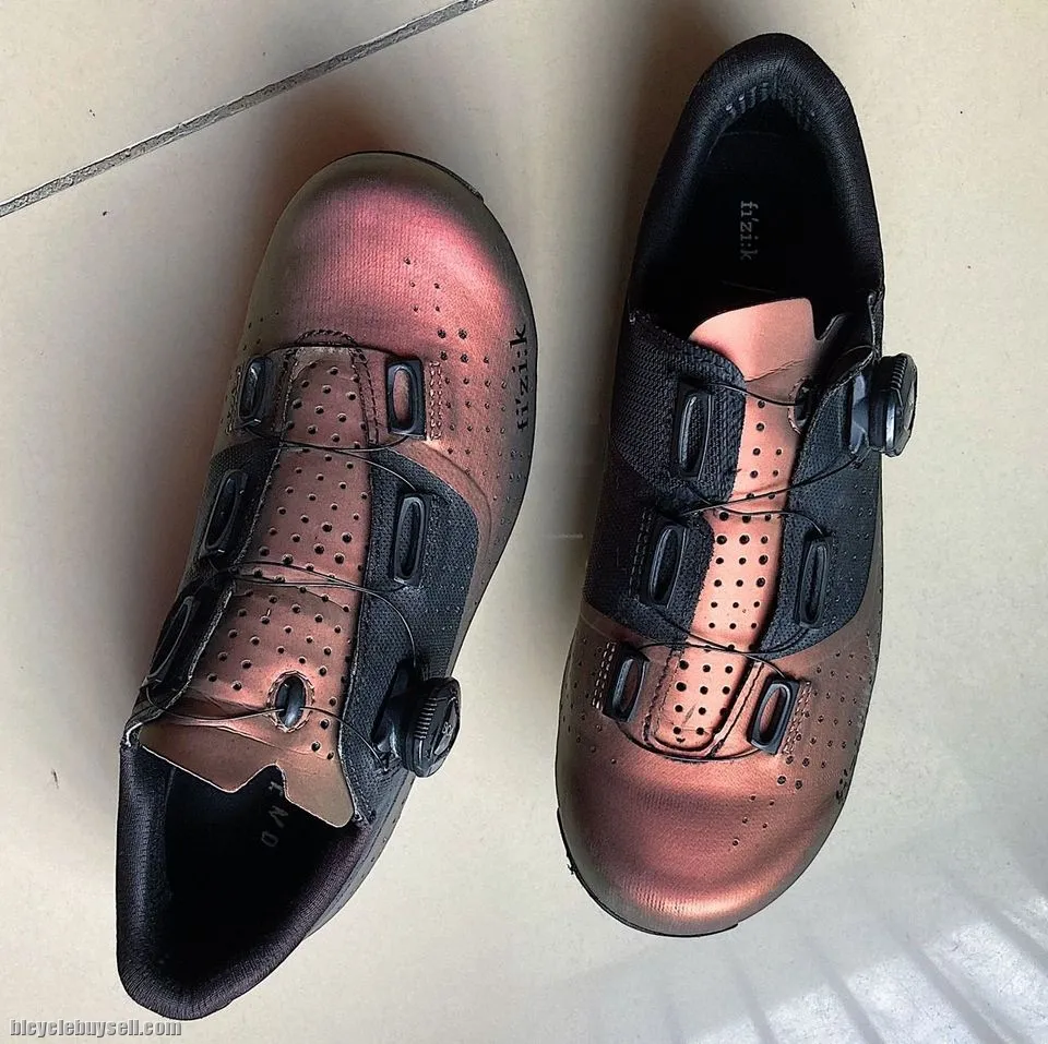 Fizik Tempo Overcurve Iridescent Wide R4