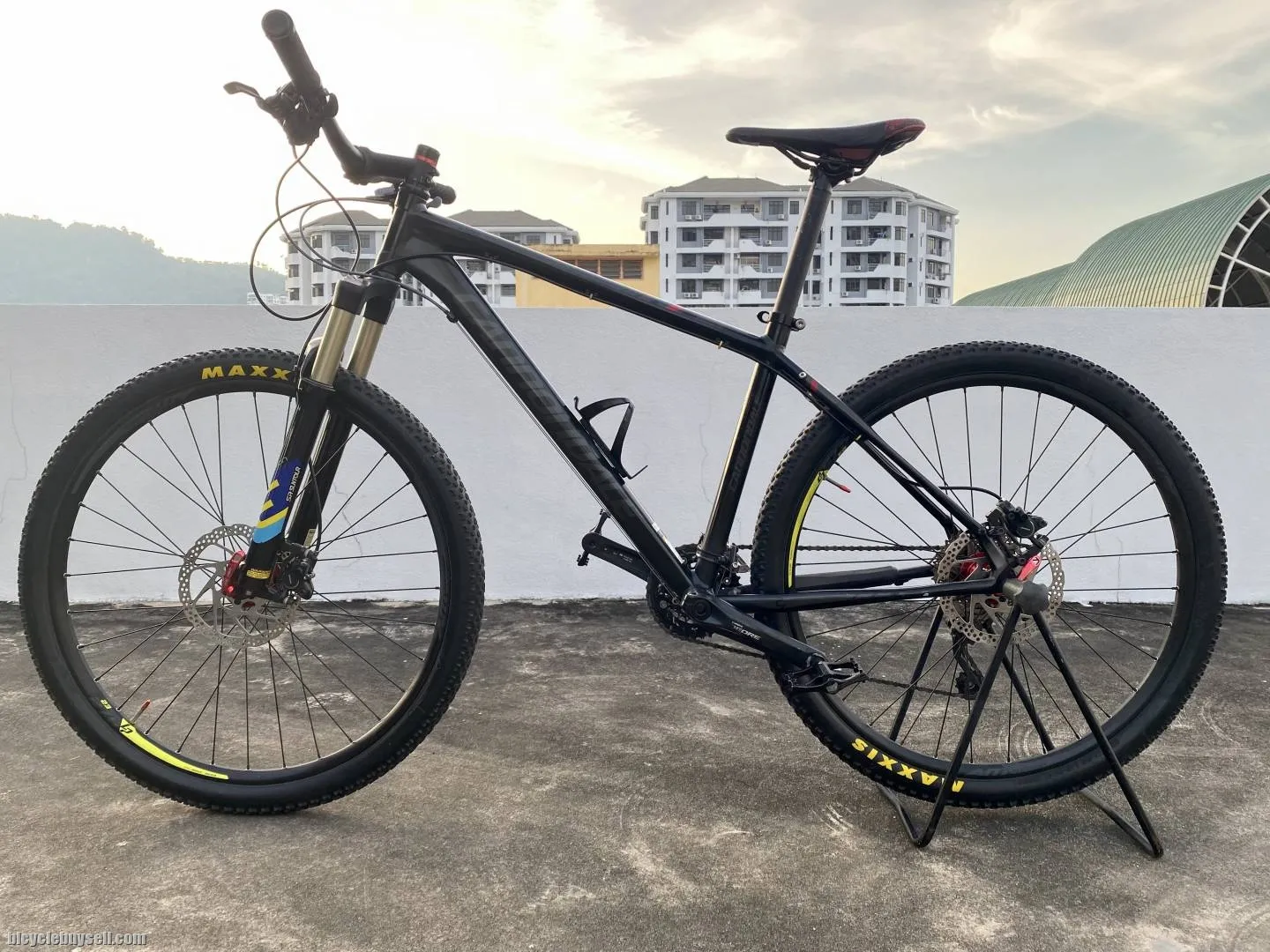 (SOLD) Cannondale Trail 5 MTB
