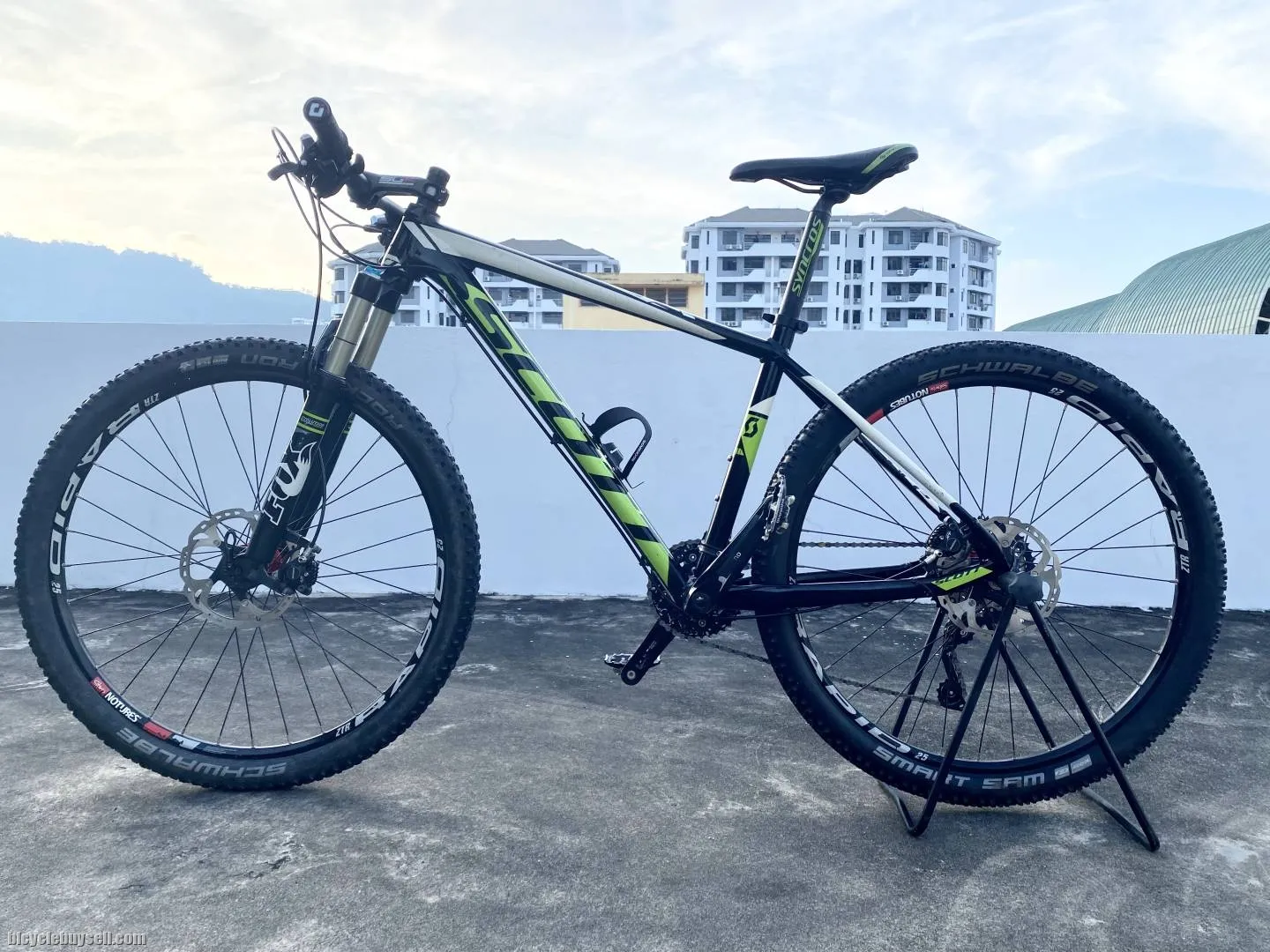 (SOLD) Scott Scale 750