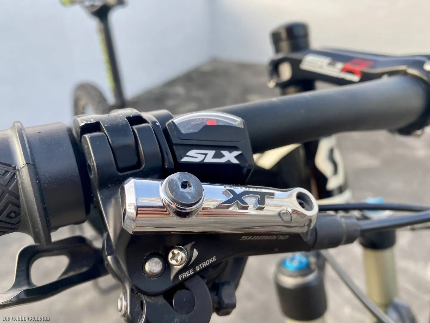 (SOLD) Scott Scale 750