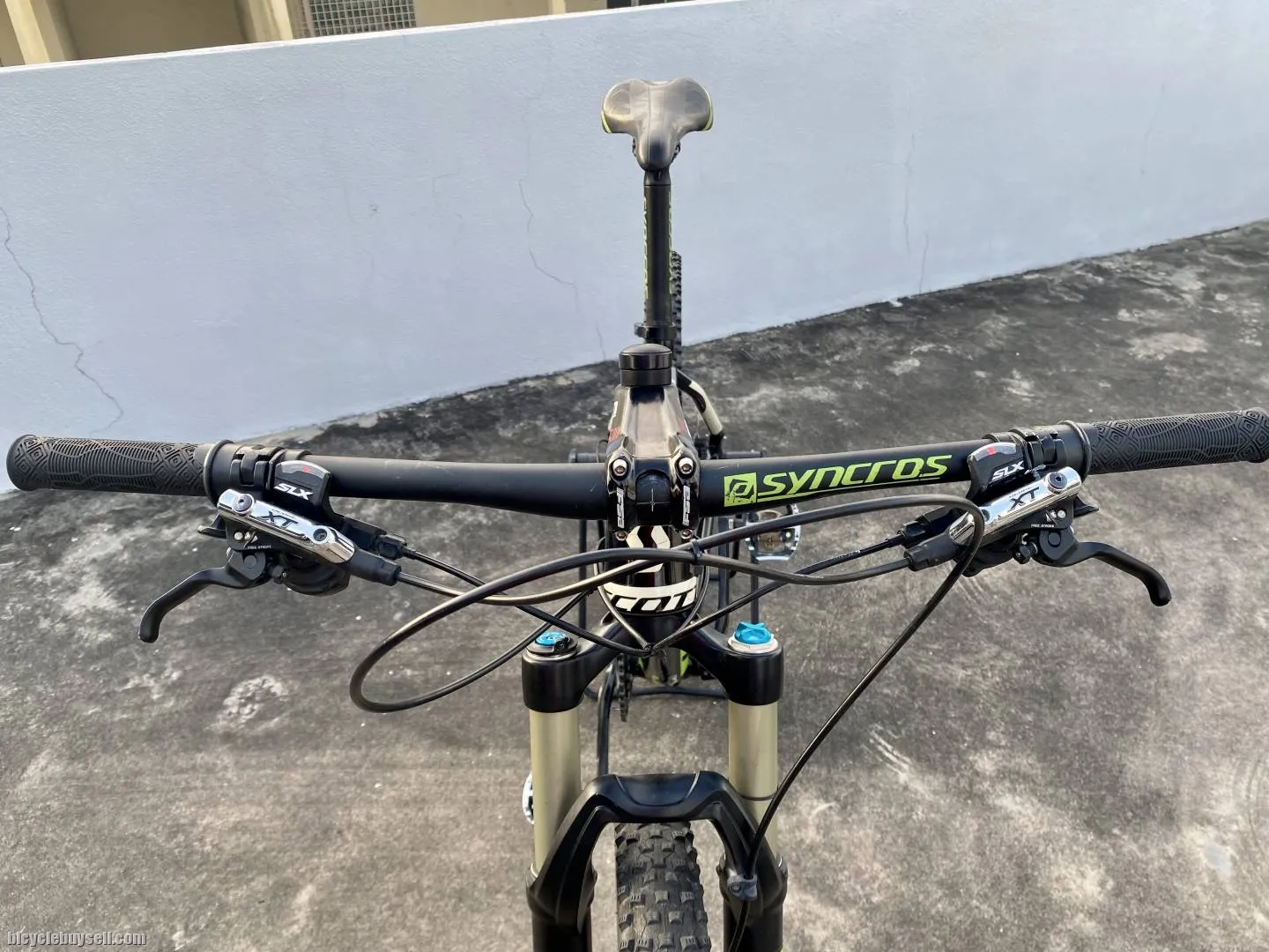 (SOLD) Scott Scale 750