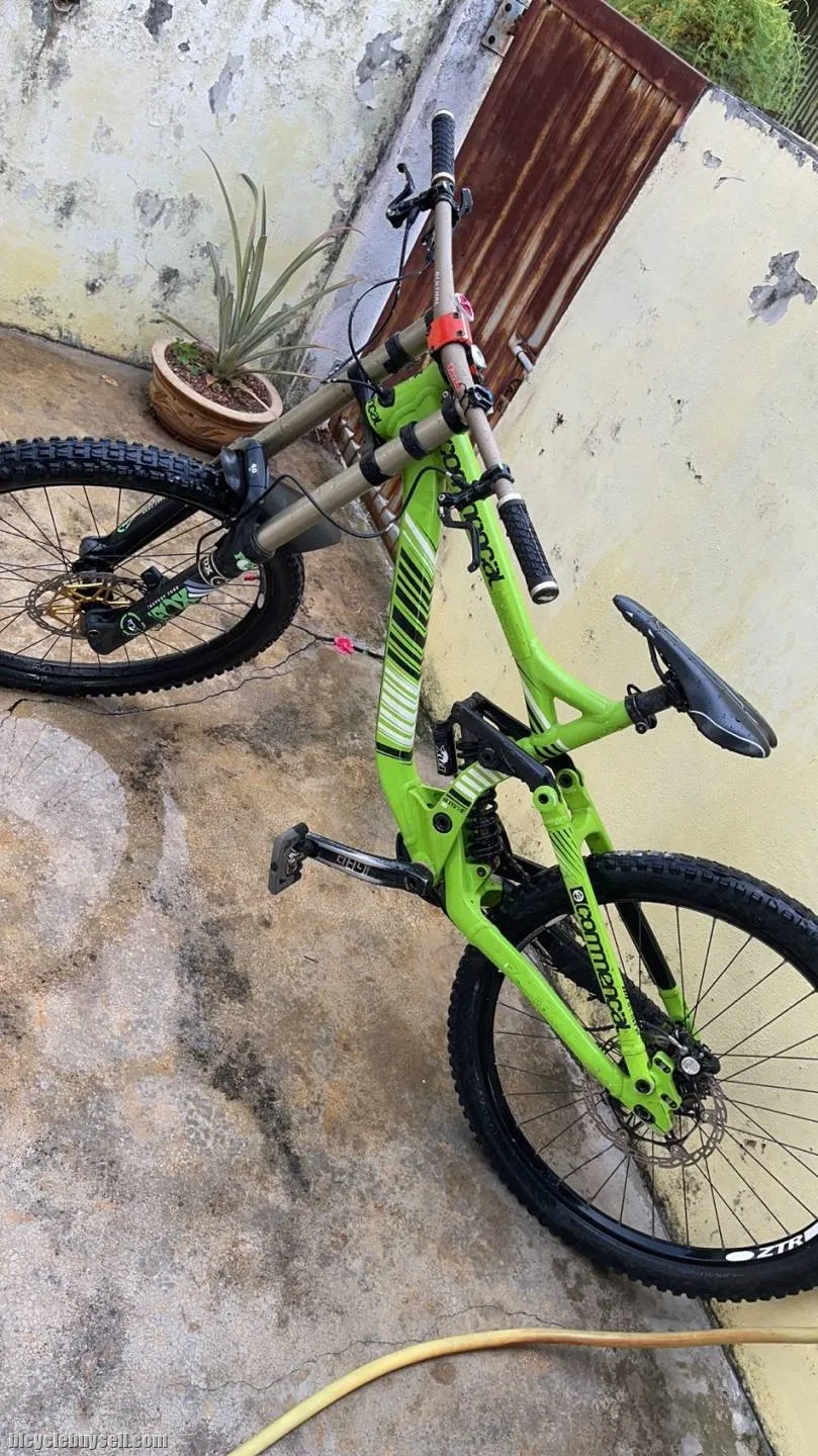 Commencal Supreme V3 2013 DH