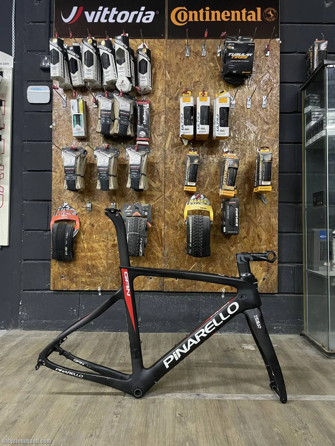 (SOLD) Pinarello Gan Disk Frameset
