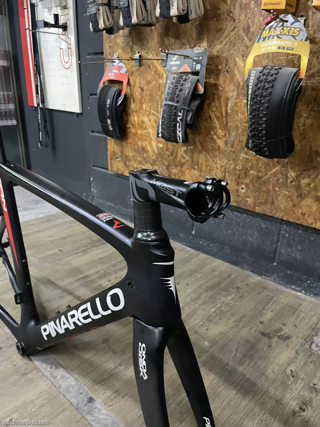 (SOLD) Pinarello Gan Disk Frameset