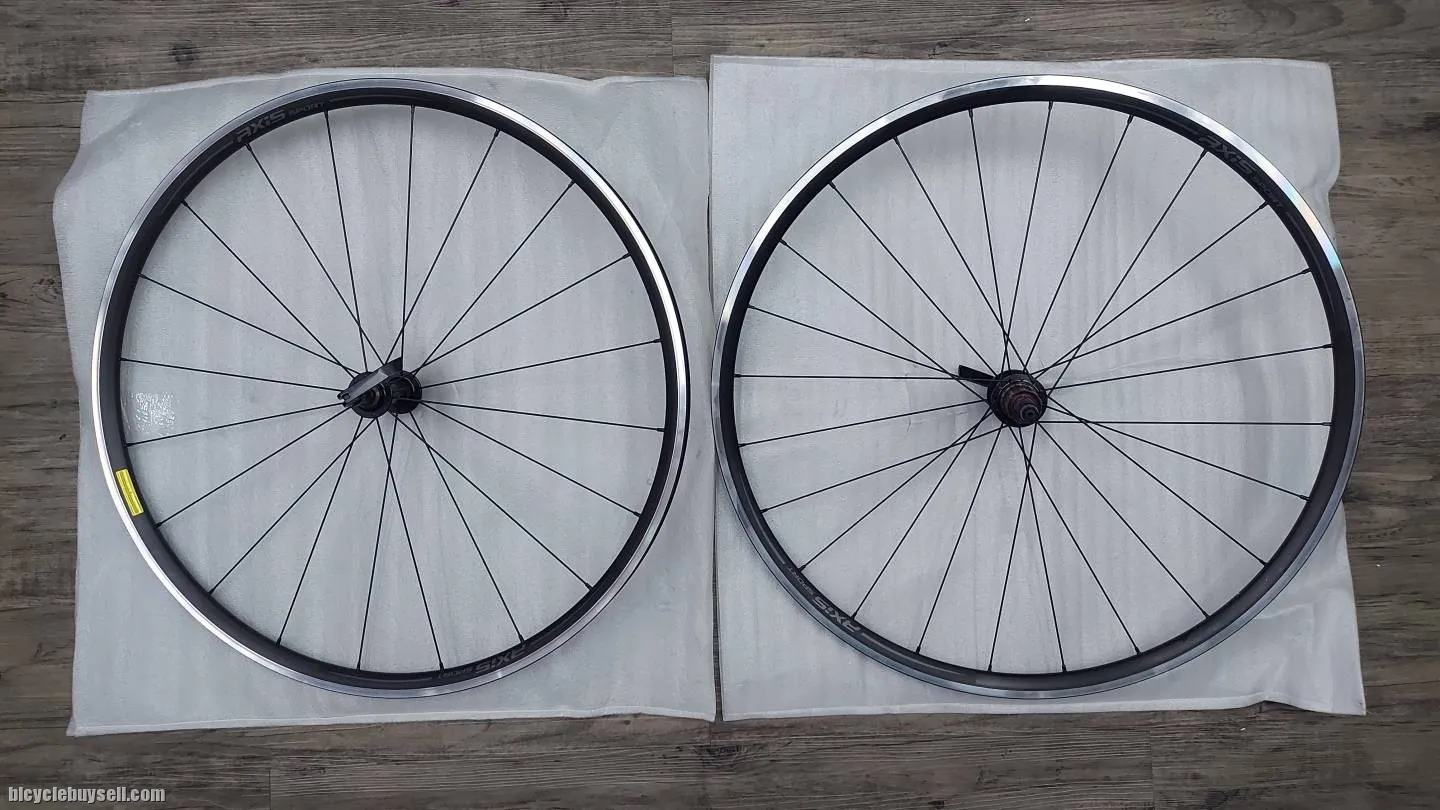 FREE POSTAGE!! Wheelset Axis Sport 700c