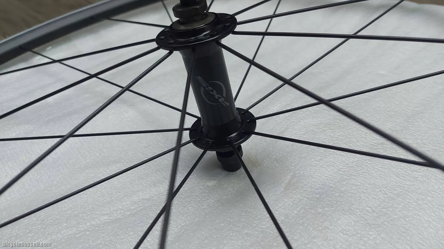 FREE POSTAGE!! Wheelset Axis Sport 700c
