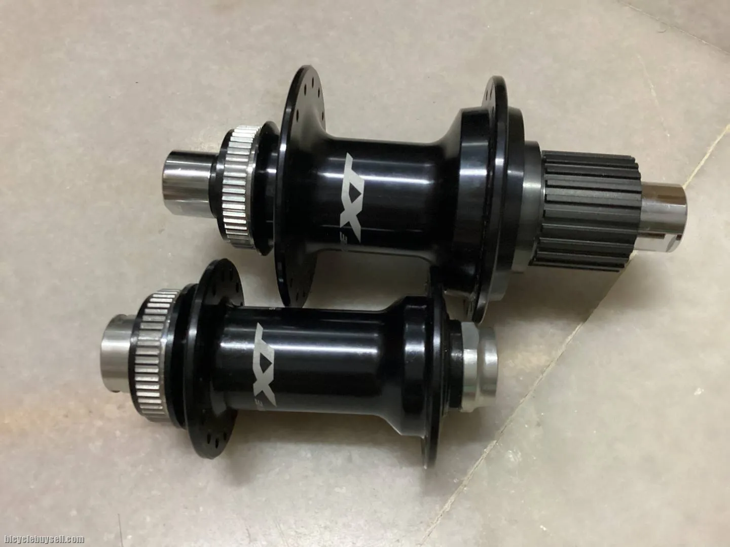 Shimano XT M8100 12s Micro Spline 32H Hubs @ free pos