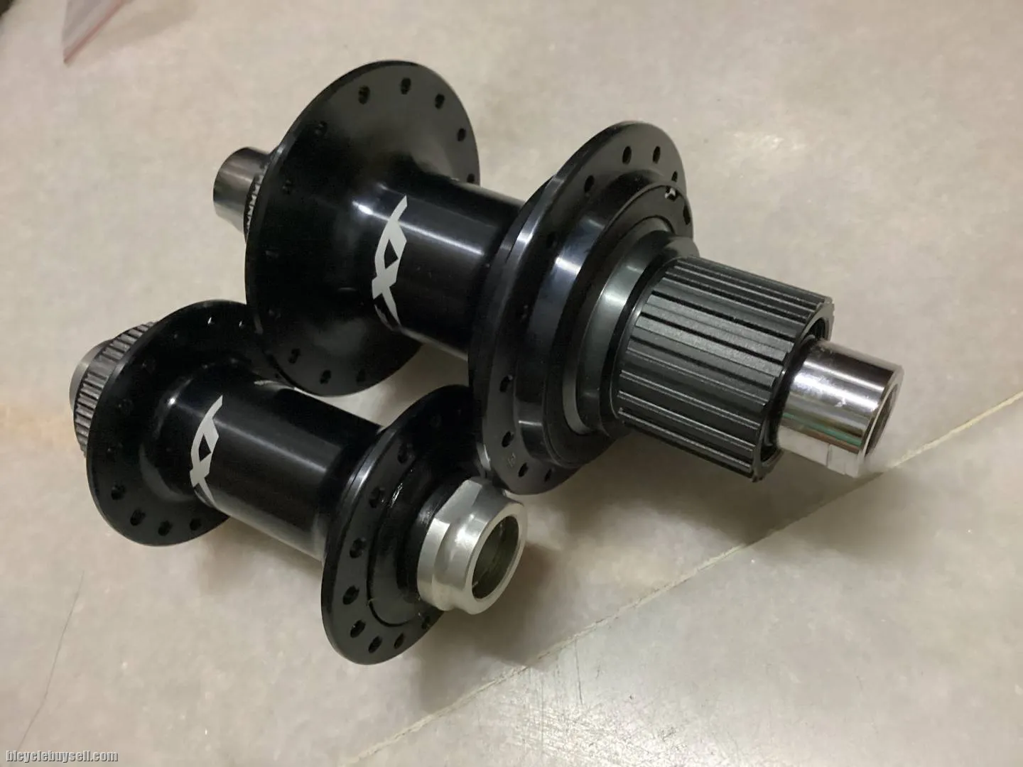 Shimano XT M8100 12s Micro Spline 32H Hubs @ free pos