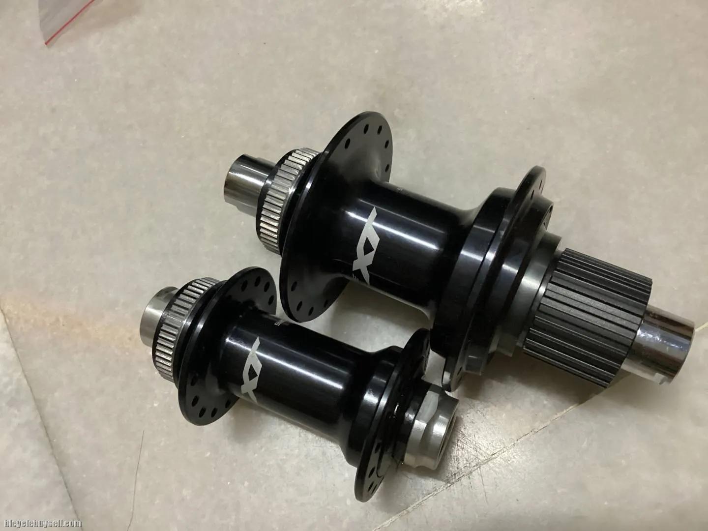 Shimano XT M8100 12s Micro Spline 32H Hubs @ free pos