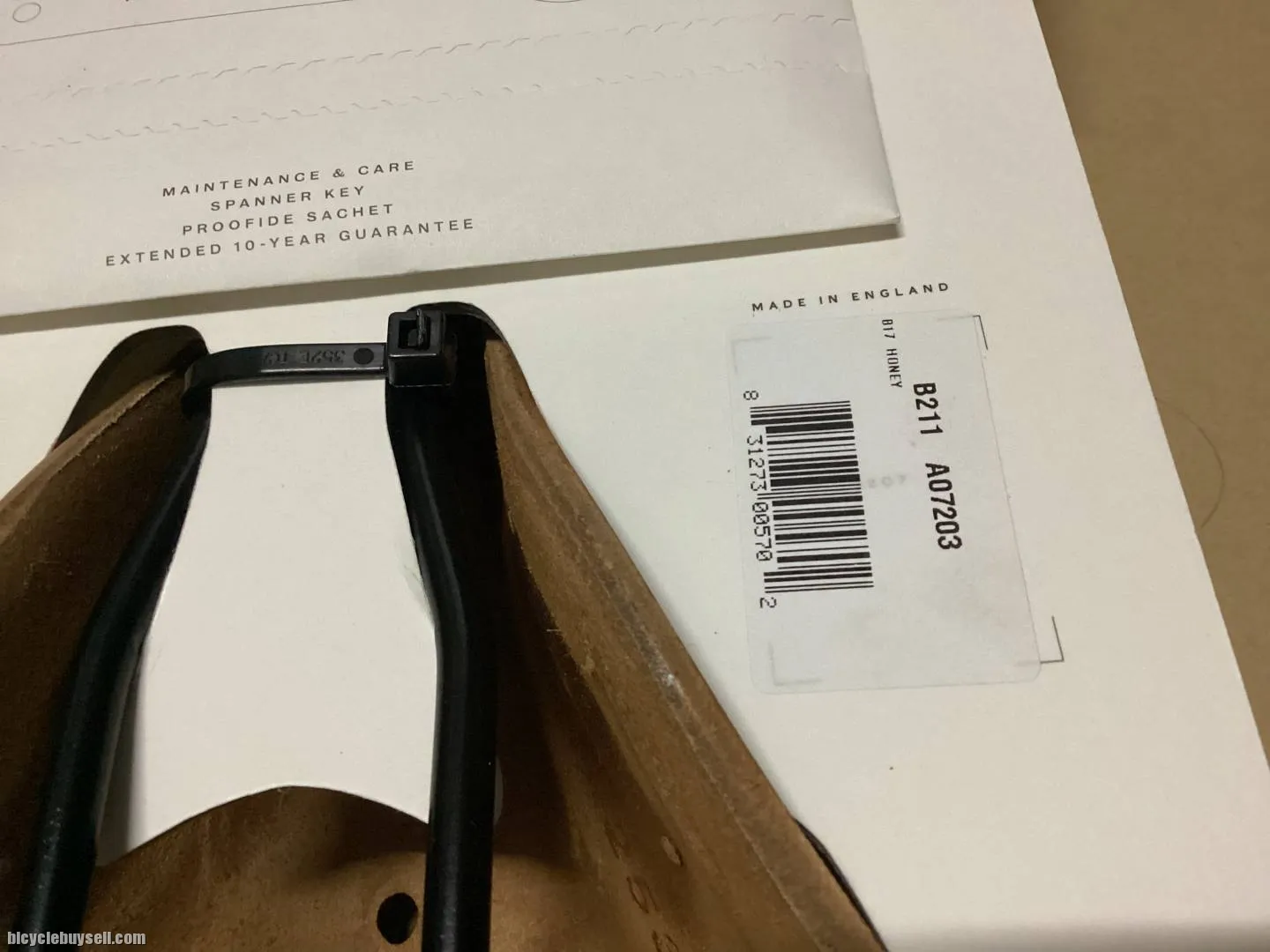 Brooks B17 Standard Leather Saddles / England  (free pos w.m)
