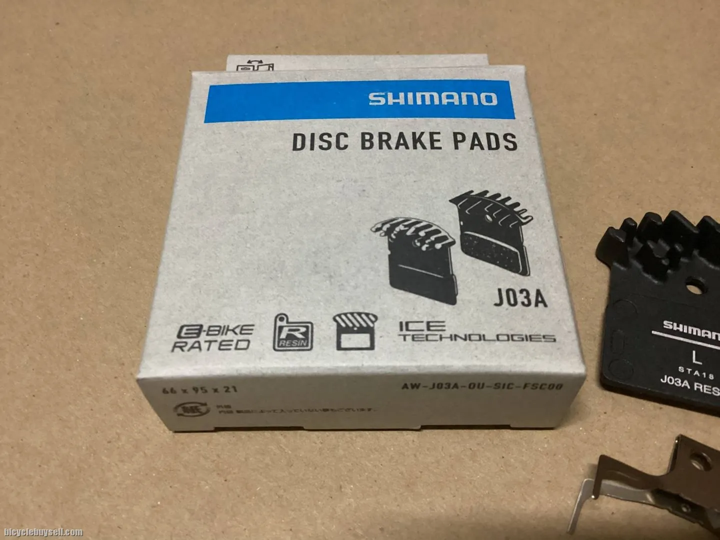 Shimano Deore XT J03A Ice Tech Brake Pad (free pos w.m)