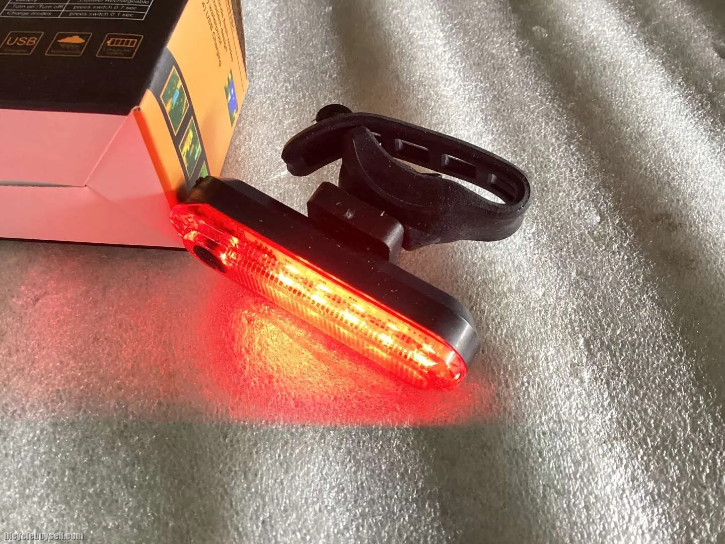 Volcano Rear Light | Rechargeable @ free pos