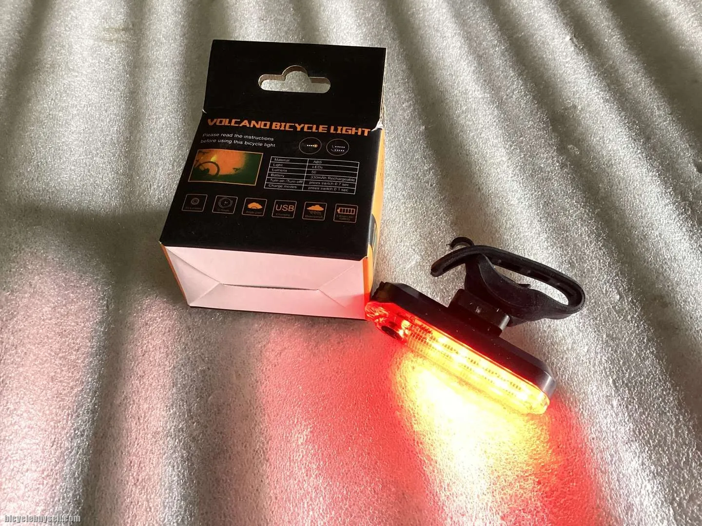 Volcano Rear Light | Rechargeable @ free pos