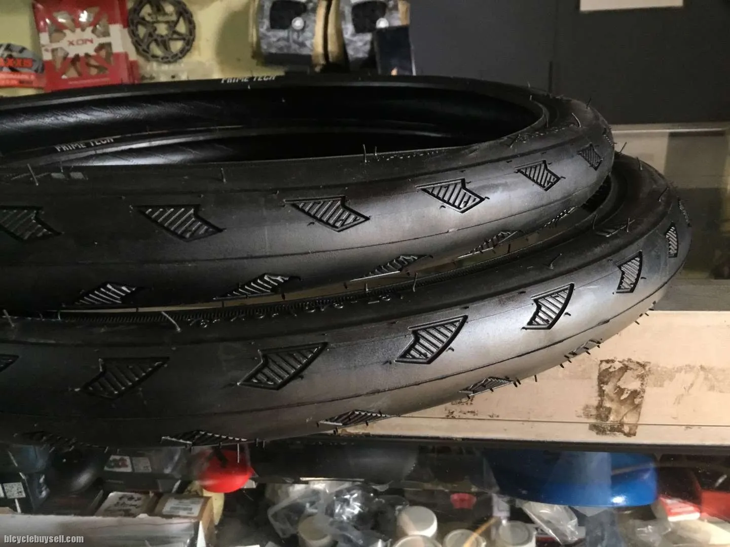 Prime Tech Tire 16 - 1 3/8 / 1set (free pos w.m)