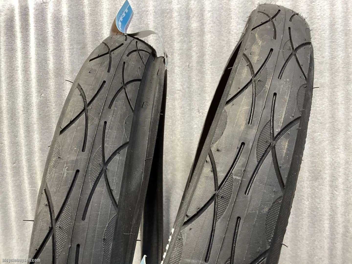 Innovo Tires 26 x 1.5 | 1set @ free pos