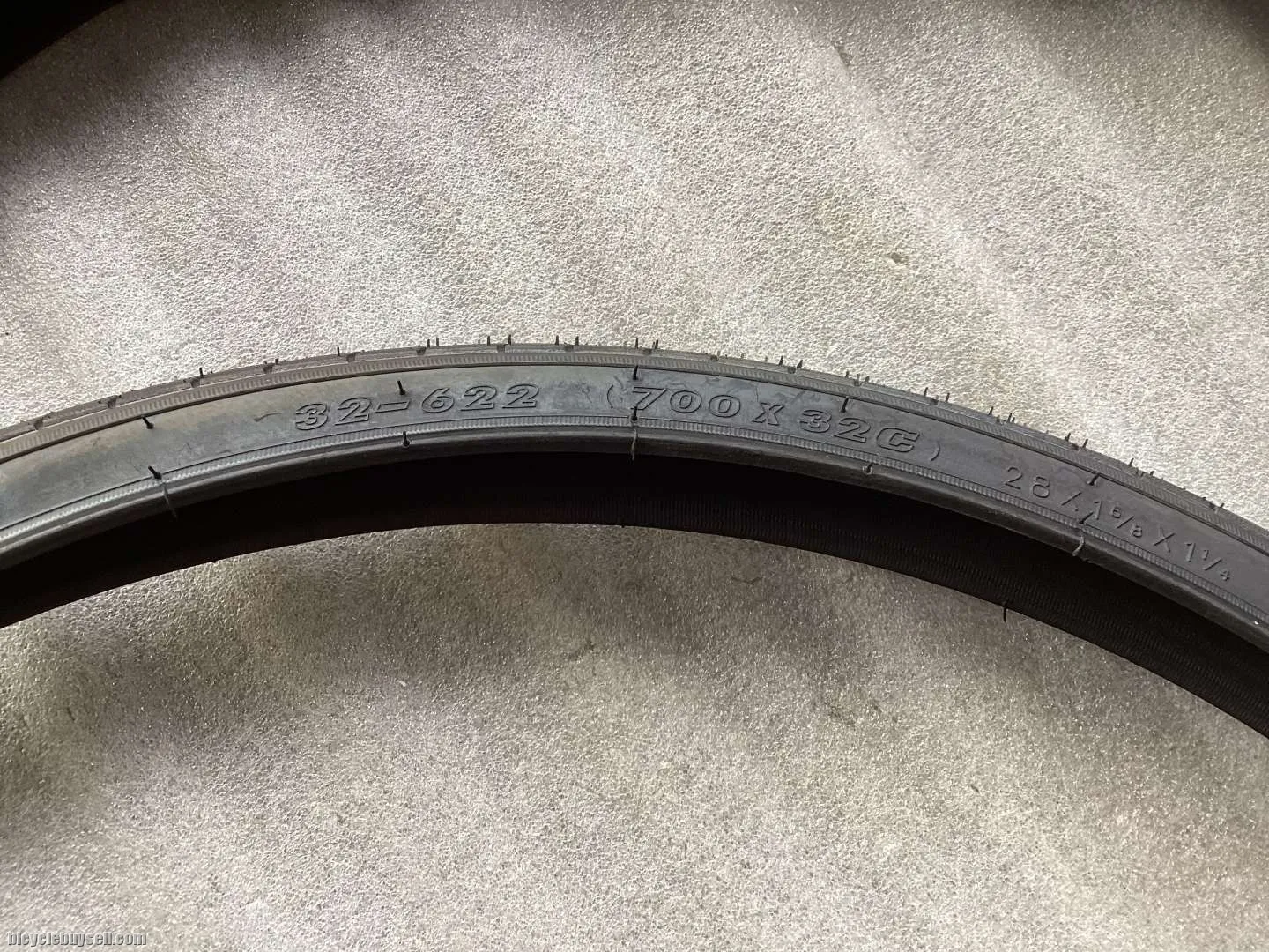 EWT Gravel Tire 700x32c 1pair @ free pos