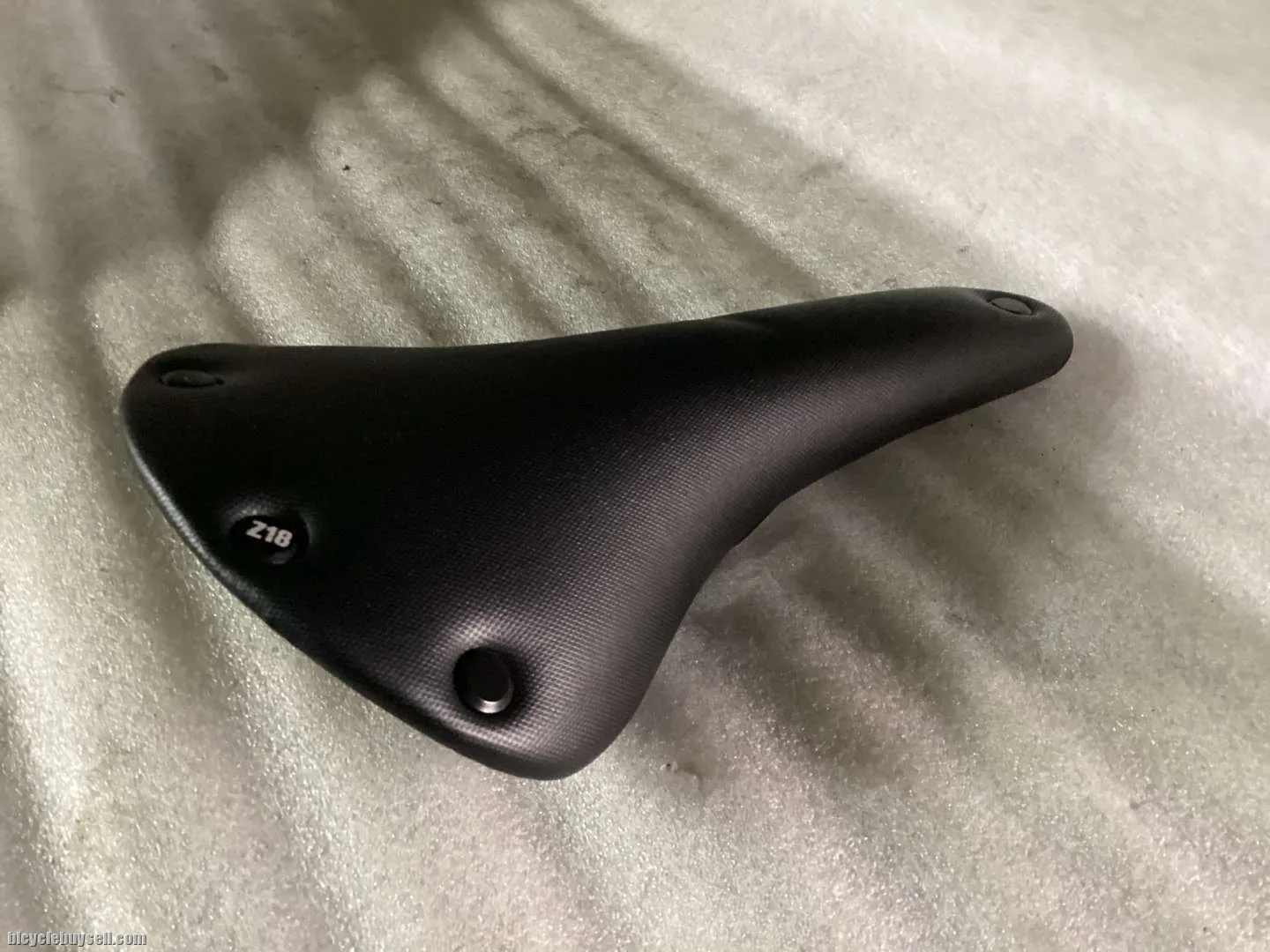 Luce Z18 Good Saddles @ free pos