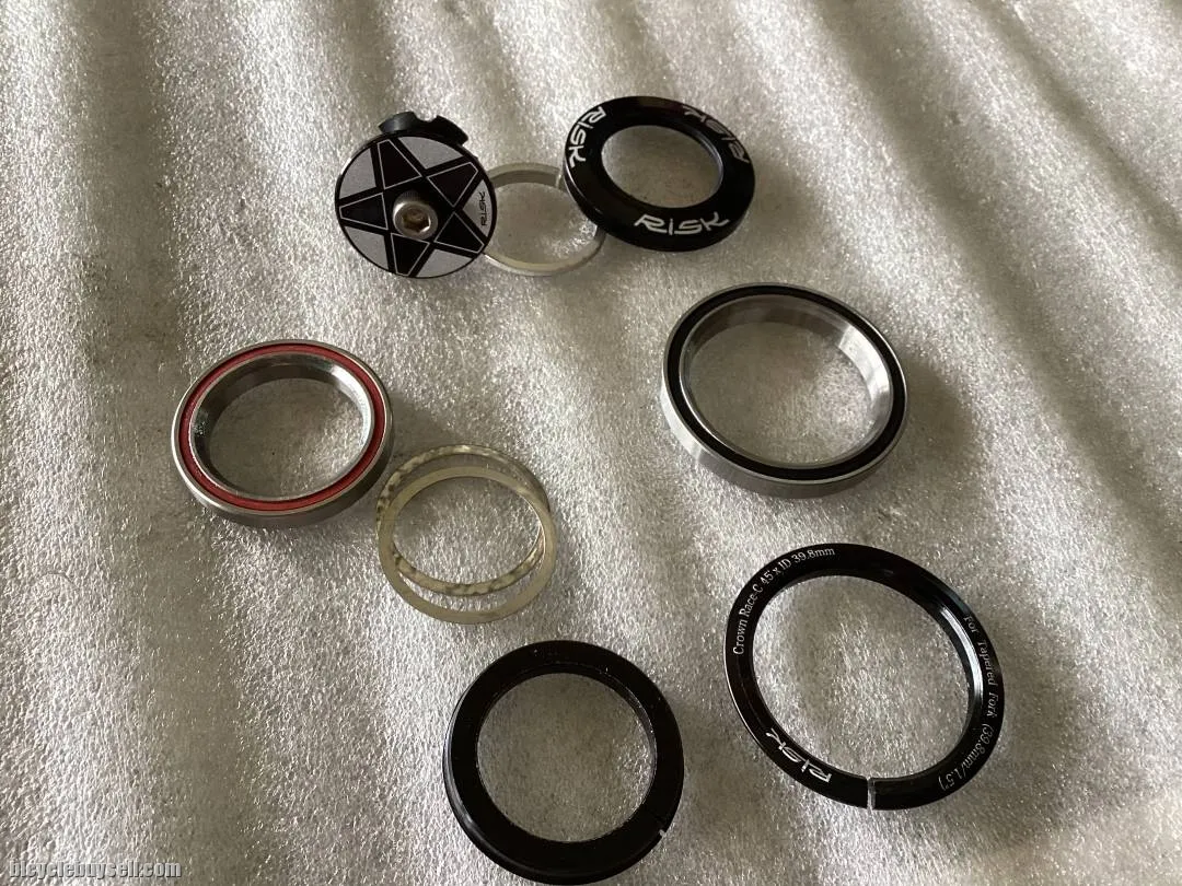 Risk Tapered SealBearing Headset 41.8/52mm @ free pos