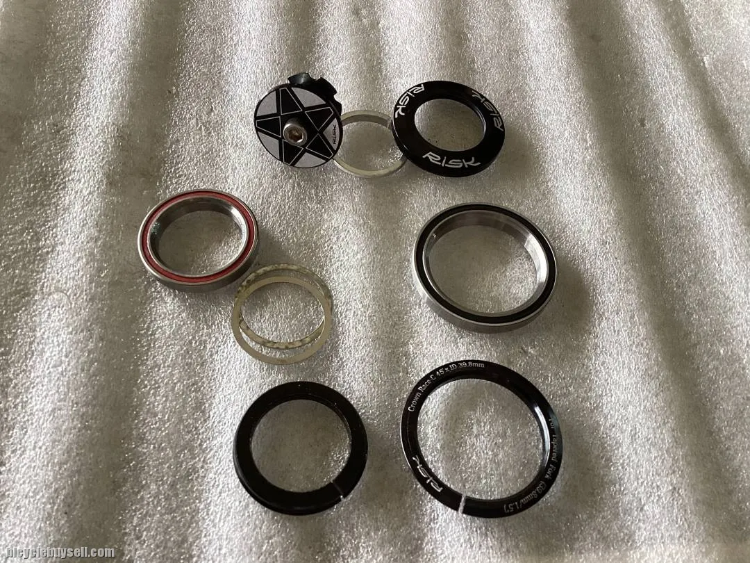 Risk Tapered SealBearing Headset 41.8/52mm @ free pos