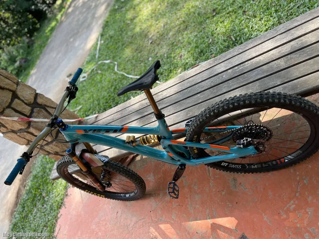 Yeti SB6C size M