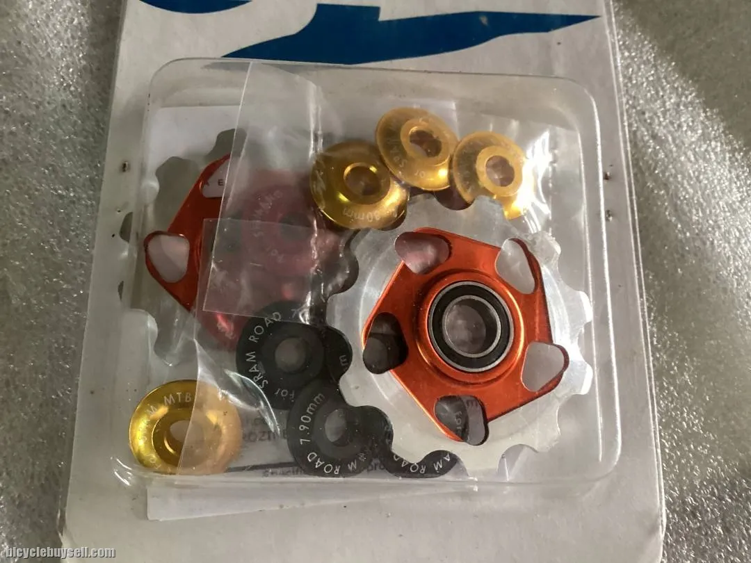 Aerozine Ceramic Jockey Wheel 11T | 1Pair @ free pos