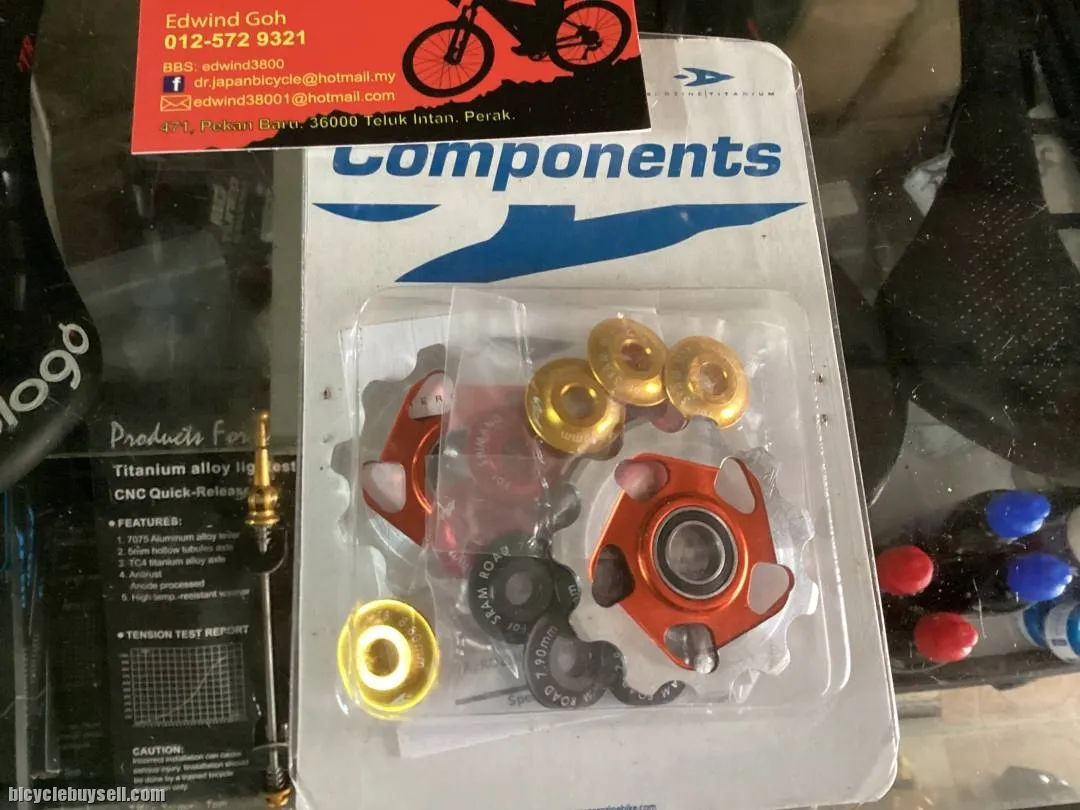 Aerozine Ceramic Pulley/Jockey Wheel - Pair (free pos w.m)
