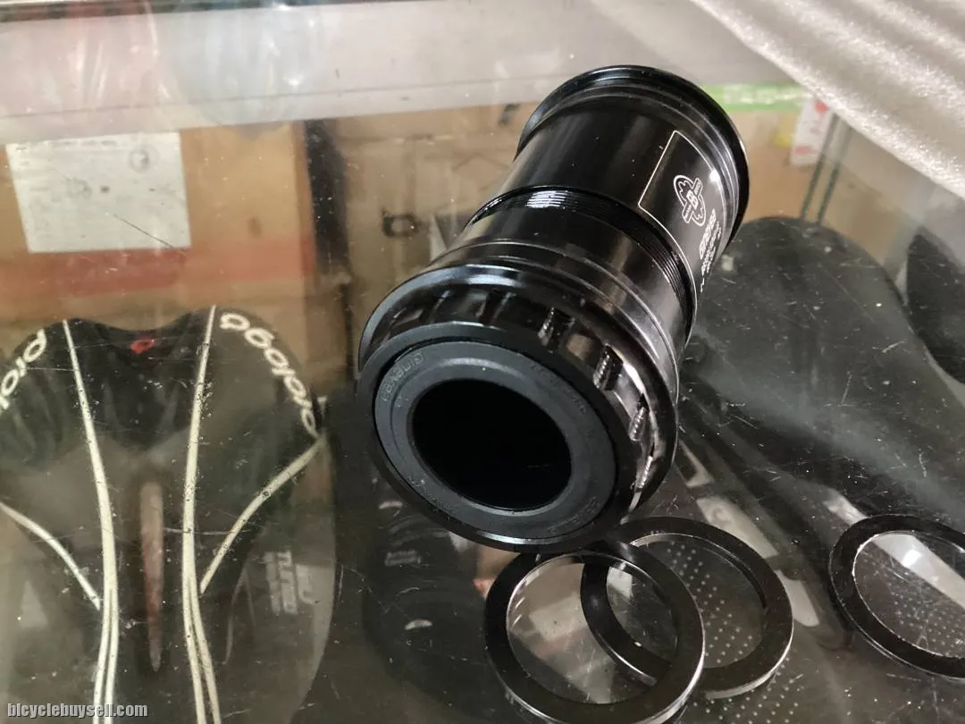Gineyea PF30/24mm Shimano Ceramic BB (free pos w.m)