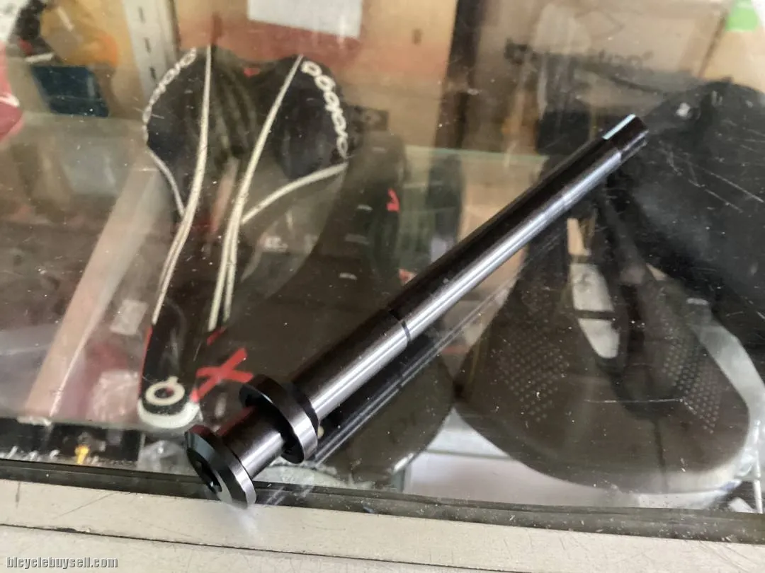 Specialized Rear Road Disc ThruAxle 12x142mm (free pos w.m)