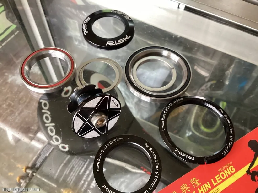 Risk Intergrade Tapered Headset 41.8/52mm (free pos w.m)
