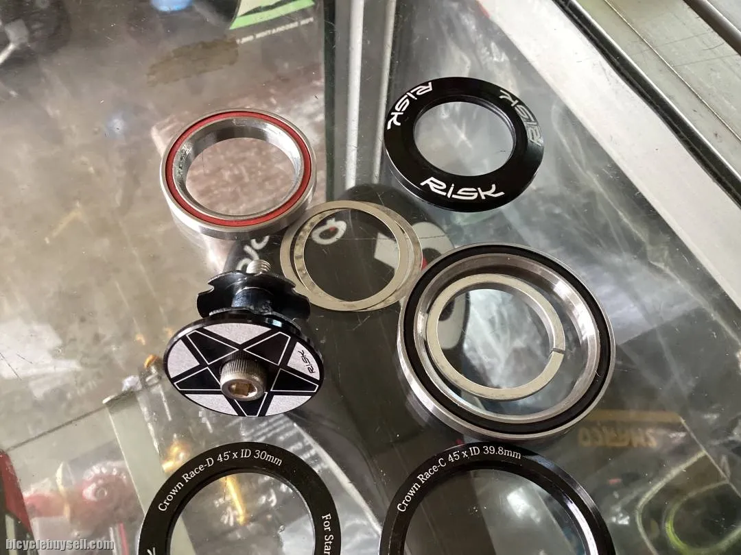 Risk Intergrade Tapered Headset 41.8/52mm (free pos w.m)