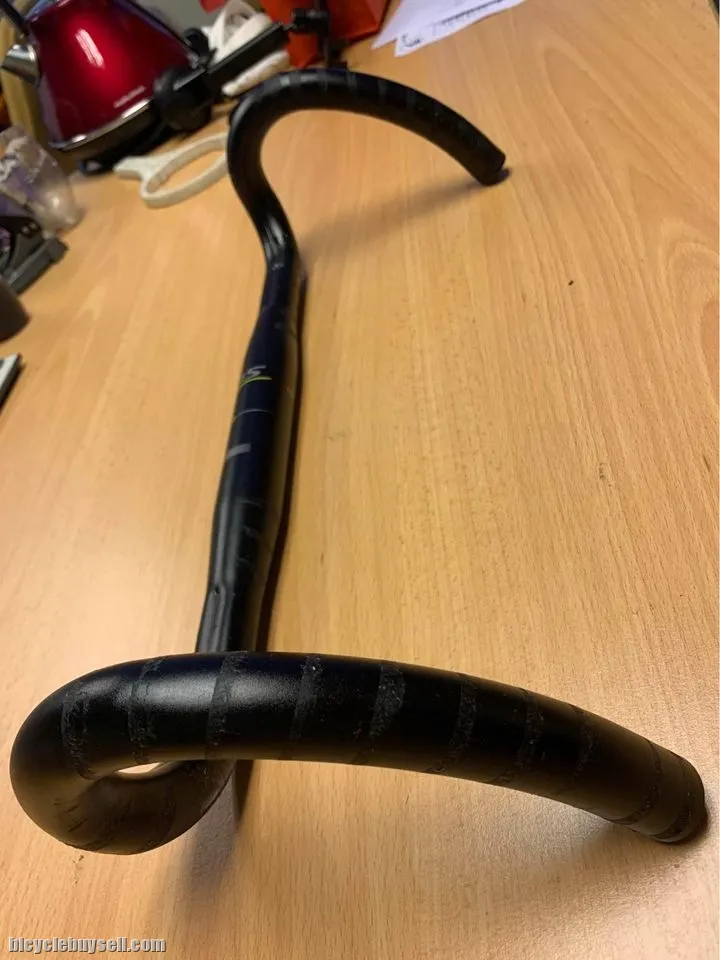 Road Bike Handlebar - Syncros RR2.0 Anatomic 31.8mm