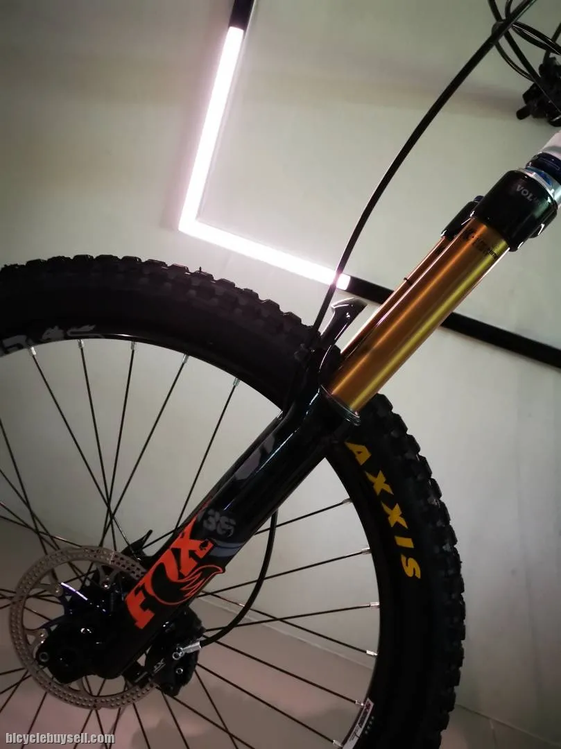 Santa cruz nomad