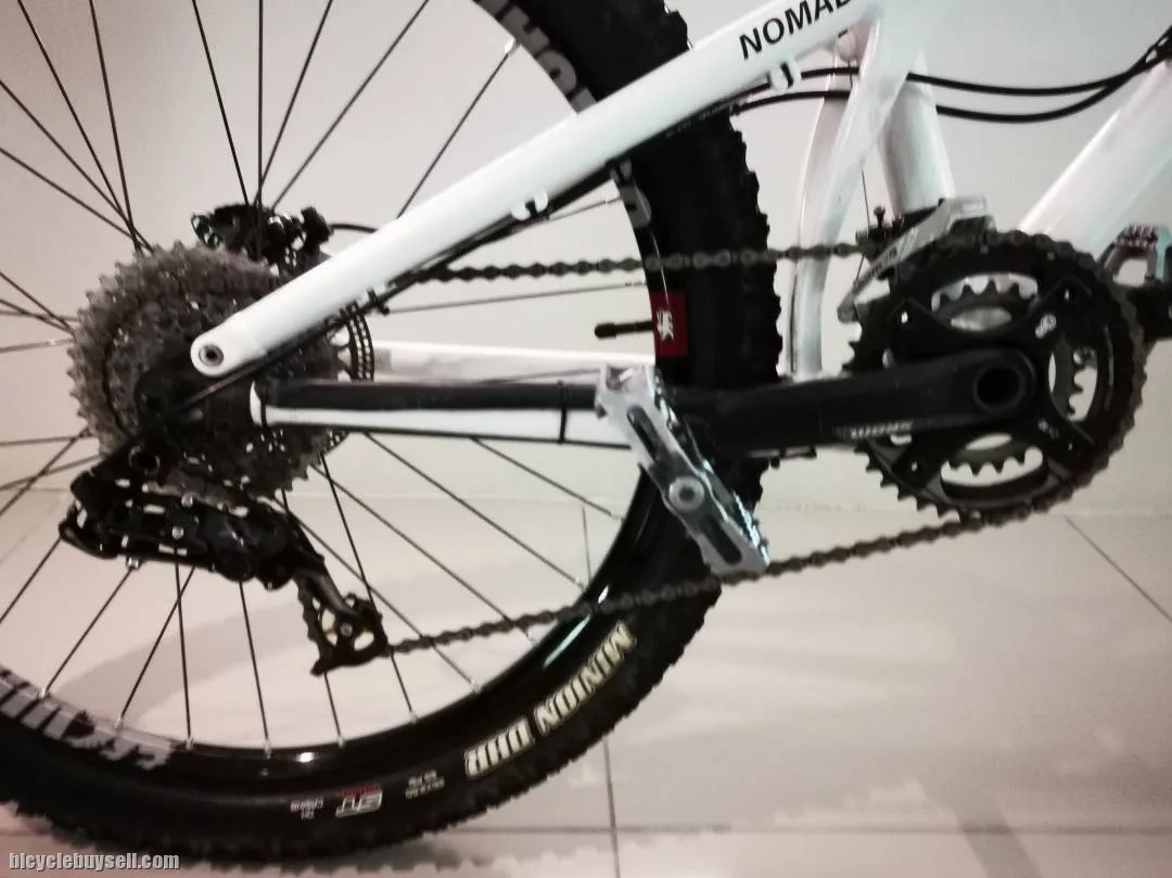 Santa cruz nomad