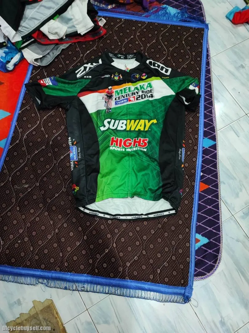 Used Cycling Jerseys - XL